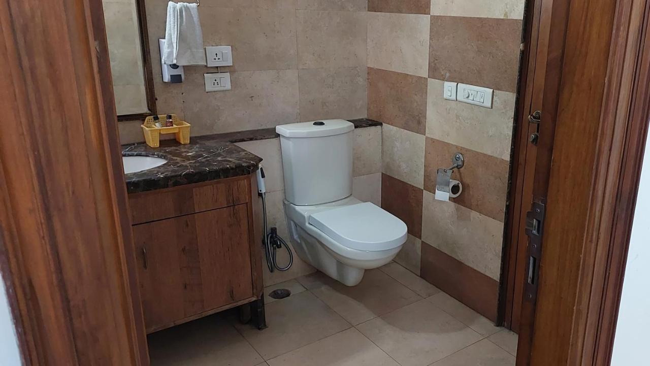 Hotel Ashray Noida Exterior photo