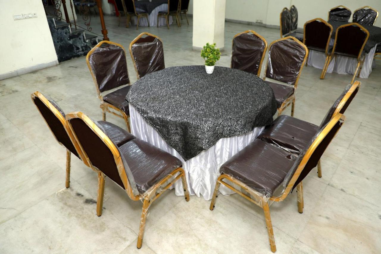 Hotel Ashray Noida Exterior photo