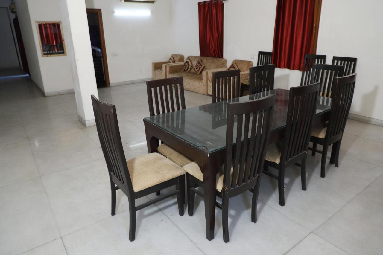 Hotel Ashray Noida Exterior photo